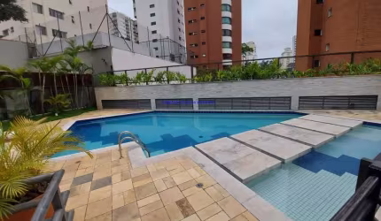 Apartamento 260m², 03 dormitórios (sendo suítes), 04 banheiros e 03 vagas na garagem.  Condomínio com portaria, segurança 24hrs, piscina, piscina infa