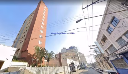 Condomínio com recepção e segurança.  Excelente localização á 3 minutos andando par aa estação do metrô Palmeiras-Barra Funda; Entre as Ruas do Bosque