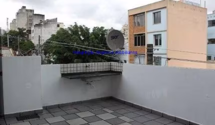 Glapão 958m², 06 banheiros; Três andares com aproximadamente 320 m² por andar, elevador de carga de duas toneladas que atende os três andares