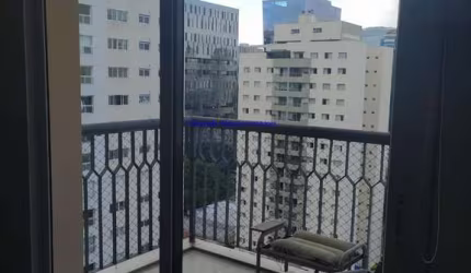 Apartamento 148m², 02 dormitório (sendo 01 suíte), 02 banheiros e 02 vagas na garagem.   Condomínio com portaria, segurança 24hrs, piscina, churrasque