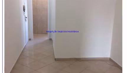 Apartamento 45m², 01 dormitório e 01 banheiro.   Condomínio com portaria e segurança 24hrs.  Excelente localização á 9 minutos andando para a estação