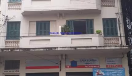Condomínio com tranquilidade de casa.  Excelente localização entre as Ruas Doutor Cândido Espinheira, Monte Alegre e Avenida Francisco Matarazzo.