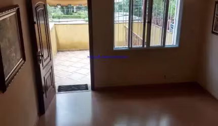 Casa Sobrado 143m², 02 dormitórios, 03 banheiros, 02 salas e 03 vagas na garagem.