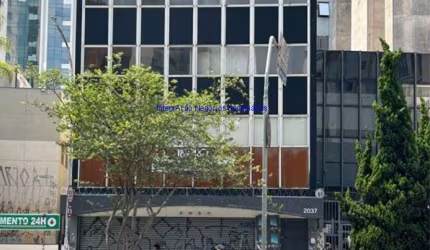 Prédio Comercial 1.1700m²,  divididos em 4 pavimentos de 300 m2, Frente 10 metros, Fundo 30 metros, Loja sem colunas no térreo, com pé direito de 4,20