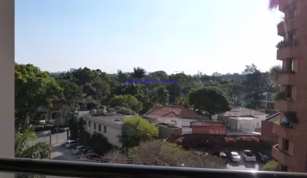 Apartamento 400m², 04 dormitórios (sendo suítes), 05 banheiros e 04 vagas na garagem.  Condomínio com portaria, segurança 24hrs, salão de festa, acade