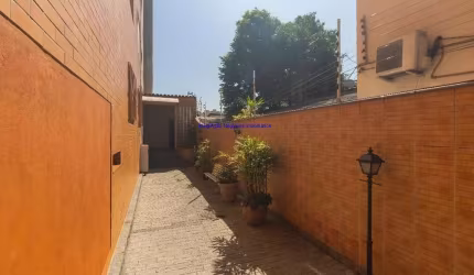 Apartamento 131m², 04 dormitórios, 02 banheiros e 01 vaga na garagem.  Condomínio com portaria e segurança 24hrs.  Excelente localização