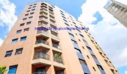 Apartamento 96m², 03 dormitórios (sendo 01 suíte), 02 banheiros e 02 vagas na garagem.  Condomínio com portaria, segurança 24hrs, piscina.