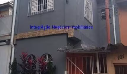 Casa 125m², 13 dormitórios e 03 banheiros.  Excelente localização entre as Ruas Tagipuru, Dona Elisa e Alameda Olga; Próximo da estação do metrô