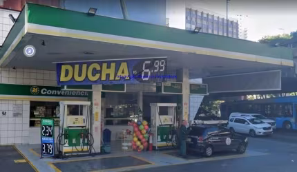 Terreno 450m² construído e 400m² de terreno.    Excelente localização á 4 minutos andando para a estação do metrô Marechal Deodoro; Entre as Ruas Piri