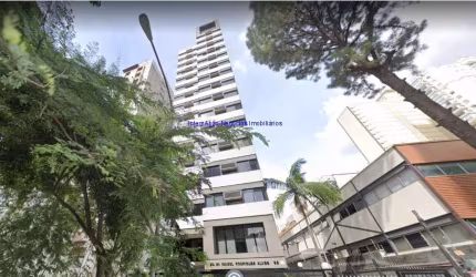 Conjunto Comercial 32m², 01 sala, 01 banheiro e 01 vaga na garagem.  Condomínio com recepção e segurança.  Excelente localização