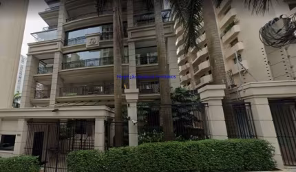 Apartamento 367m², 04 dormitórios (sendo suítes), 05 banheiros e 06 vagas na garagem. O Imóvel possui Depósito; suítes com closet, armários, piso em m
