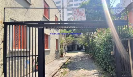 Casa Comercial 75m², 02 salas, 01 banheiro e 01 vaga na garagem.  Excelente localização entre as Ruas Rio de Janeiro, Pernambuco e Aracaju.  Todas as