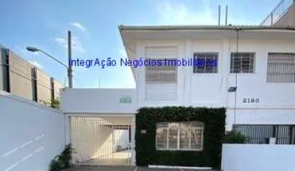 Sobrado Comercial 170m², 02 banheiros e 06 vagas na garagem.  Excelente localização á 7 minutos andando para a estação do metrô Vila Madalena;