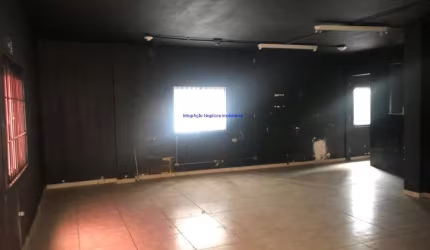 Loja 280m², 05 banheiros.   Excelente localização á 6 minutos andando para a estação do metrô República;  Entre as Ruas General Jardim, Rêgo Freitas