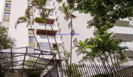 Apartamento 183m², 02 dormitórios (sendo 01 suíte), 03 banheiros e 02 vagas na garagem.  Condomínio com portaria 24hrs, salão de festa e jardim.