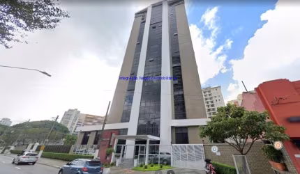 Conjunto Comercial 50m², 02 banheiros e 01 vaga na garagem.  Condomínio com recepção.   Excelente localização.