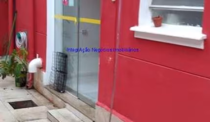 Conjunto Comercial 230m², 01 banheiro.  Excelente localização entre as Ruas Pintassilgo, Araguari e Avenida Santo Amaro.
