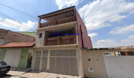 Imóveis 4 Casas sendo 1 Sobrado, 2 Casas e 1 Studio total 400m² de Construção e Terreno de 172m² com vista incrivel para o Centro de São Paulo.