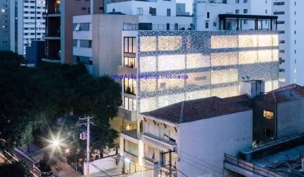 Conjunto comercial 56m², 01 banheiro e 01 vaga na garagem.  Condomínio com recepção.  Excelente localização entre as Ruas Teodoro Sampaio, Cônego Eugê