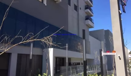 Studio 25m², 01 dormitório e 01 banheiro.  Condomínio com portaria 24hrs, piscina, salão de festas, playground, sauna e academia.  Excelente localizaç