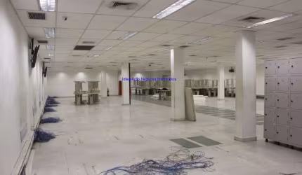 Predio 2.737m² de área útil e 3.009m² de terreno, 11 banheiro e 14 vaga na garagem. À 250m da Av. Marquês de São Vicente (corredor de Ônibus);