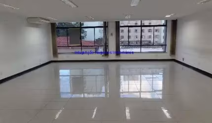 Sala Comercial 180m²,  03 banheiros. Excelente localização,  a três quadras da estação de Metrô República - Linha Vermelha/Amarela.