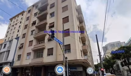 Condomínio com Segurança por monitoramento e zelador.  Excelente localização à segunda para terceira quadra da Avenida Paulista