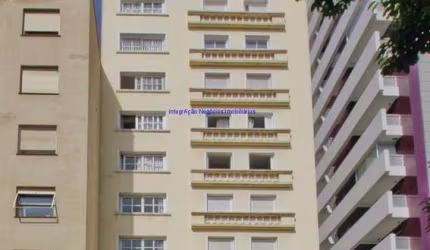 Condomínio com portaria e segurança 24h.  Excelente localização, a 500m do Metro Consolação (linha verde) e Metro Paulista (linha amarela),