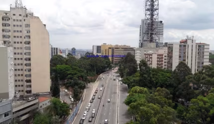Apartamento 117m², 03 dormitórios (sendo 01 suíte), 03 banheiros e 01 vaga na garagem.    Condomínio com portaria, segurança 24hrs, salão de festa