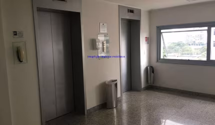 Conjunto Comercial 30m² e 01 banheiro.  Condomínio com Recepção e Segurança.  Excelente localização