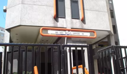 Condomínio com recepção e segurança.     Excelente localização á 10 minutos andando para a estação do metrô Higienópolis-Mackenzie;