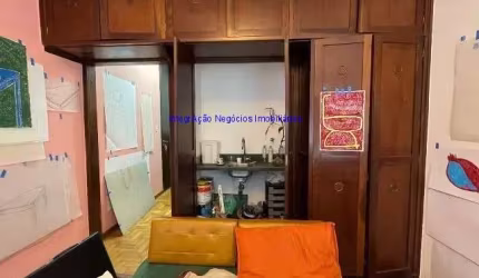 Conjunto Comercial 24m², 01 copa e 01 banheiro.  Condomínio com recepção e segurança.  Excelente localização.