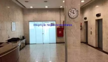 Loja 35m², 01 banheiro.   Excelente localização á 7 minutos andando para a estação do metrô República; Entre as Ruas Barão de Itapetininga, Dom José