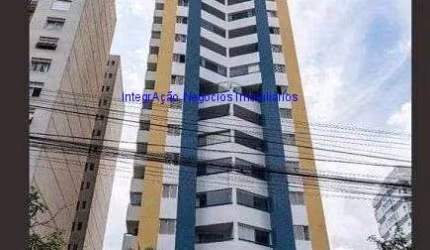 Condomínio com segurança, portaria, lavanderia, sauna, piscina, academia e salão de festa.  Excelente localização, à 9 mninutos andando para a Estação