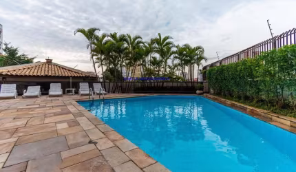 Condomínio com portaria, segurança 24hrs, piscina, churrasqueira, academia e salão de festa.  Excelente localização entre as Ruas Aimberê,