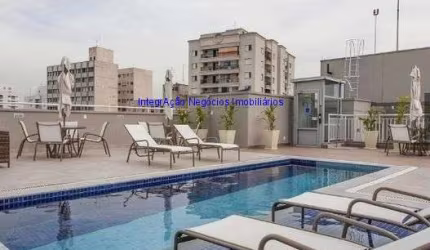 Apartamento 42m², 01 quarto, 01 banheiro, 01 vaga na garagem.  Condomínio com piscina, academia e salão de festas.   Ótima localização,