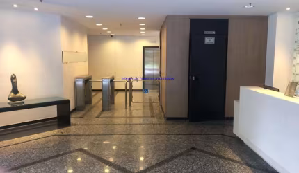 Sala Comercial 70m², 02 banheiros, 02 vagas na garagem. Ótima localização, a 300 metros do Metrô Sé, próximo também do Metrô Liberdade.