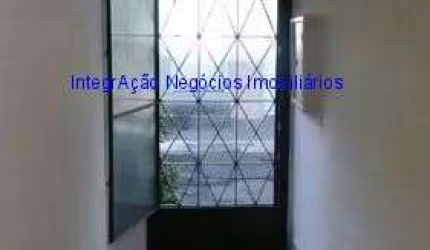 Casa 75m², 02 quartos, 01 banheiro, terraço com área de serviço.   Ótima localização, próximo a estações de metrô como: Sé, Liberdade e Pedro II.