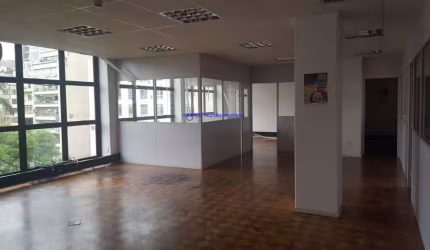Conjunto Comercial 258m², 05 banheiros, copa e 04 ar condicionado.  Condomínio com recepção.  Excelente localização á 3 minutos andando para a estação