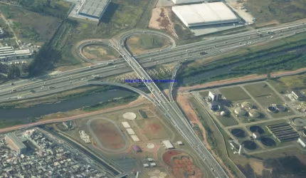 Localização estratégica, para construção de prédios residenciais, comerciais ou industrias. Entrada pela Rua Sho Yoshioka.