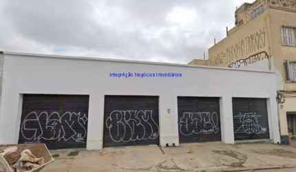 Imóvel Comercial com grande frente e total de 414mq e dois banheiros.  Ótima localização, entre as Ruas Major Diogo e São Domingos.