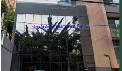 Prédio Comercial 932,98 m²; Possui 3 Pavimentos, 04 Banheiros e 03 Vagas na garagem.   Excelente localização, á 3 minutos andando para a Estação