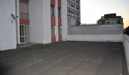 Condomínio com portaria e segurança.  Excelente localização à 11 minutos andando da Estação do Metrô Marechal Deodoro; entre as Ruas Lopes de Oliveira