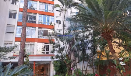 Apartamento 98m², 02 dormitórios,  02 banheiros e 01 vaga de garagem.  Condomínio com segurança e portaria.  Excelente localização,