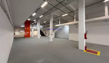 Loja 1.300m² e 02 banheiros.  Excelente localização entre as Avenidas Indianópolis, Irerê e Alameda dos Guaiós.  Todas as informações aqui anunciadas