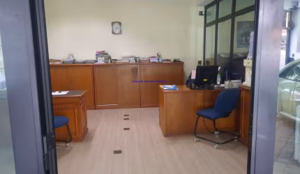 Casa 90m² e 02 banheiros.  Excelente localização entre as Ruas Anita Guastini Eiras, Topázio e Avenida Armando Ferrentini.