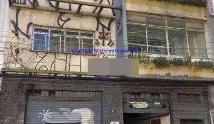 Galpão 750m² e 06 banheiros.  Excelente localização entre as Ruas  Anhanguera, Cruzeiro e Norma Pieruccini Giannotti.