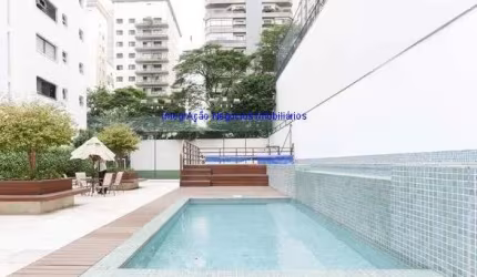 Apartamento 468m², 04 dormitórios ( sendo suítes). 05 banheiros, 04 vagas de garagem.  Condomínio com portaria, segurança