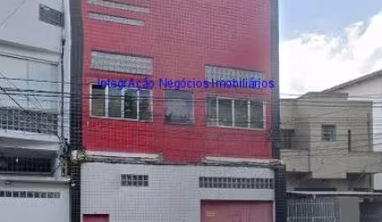 Galpão 454m² e  02 banheiros.  Excelente localização entre as Ruas João dos Santos Estrelado, Sepetiba e Praça Júlio Cesar.  Todas as informações