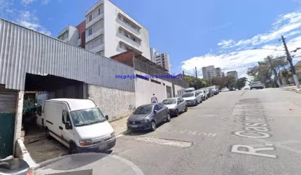 Galpão 500m², 01 banheiro e 20 vagas de garagem.  Ótima localização entre as Ruas Cristóvão Perira, Gutemberg e Avenida Jornalista Roberto Marinho.  T